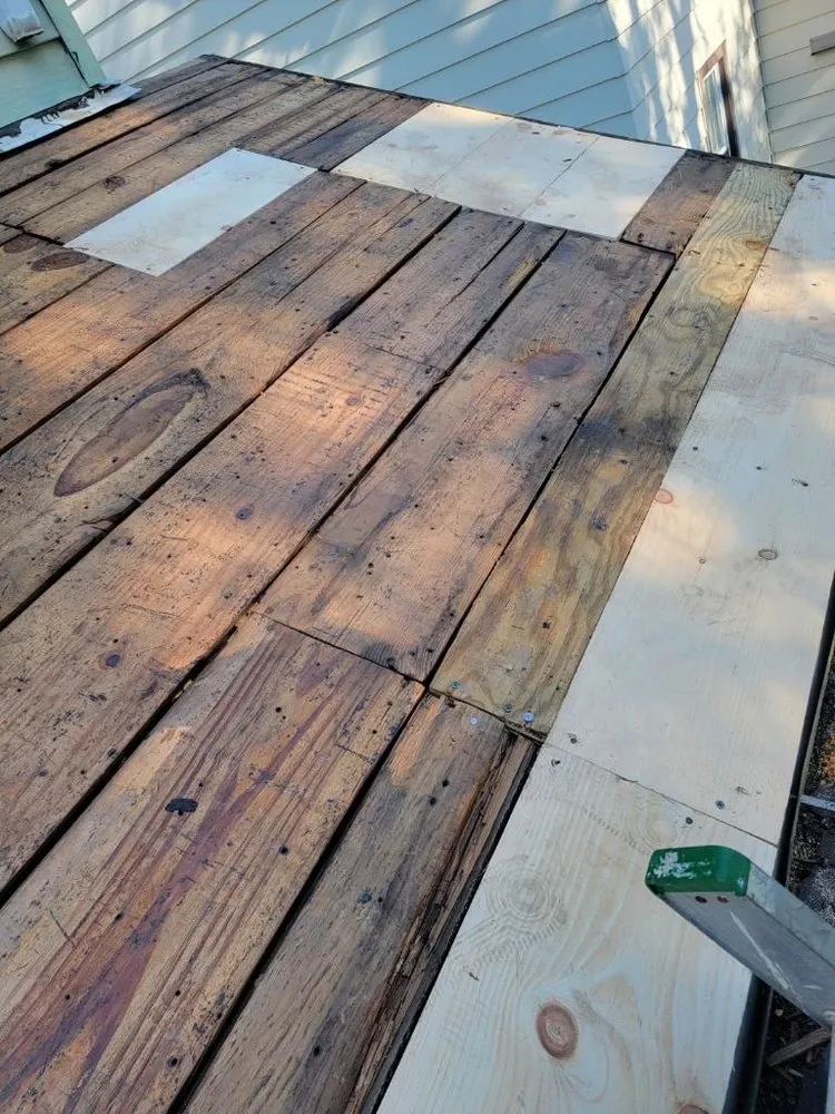 Slide of Argueta Roofing