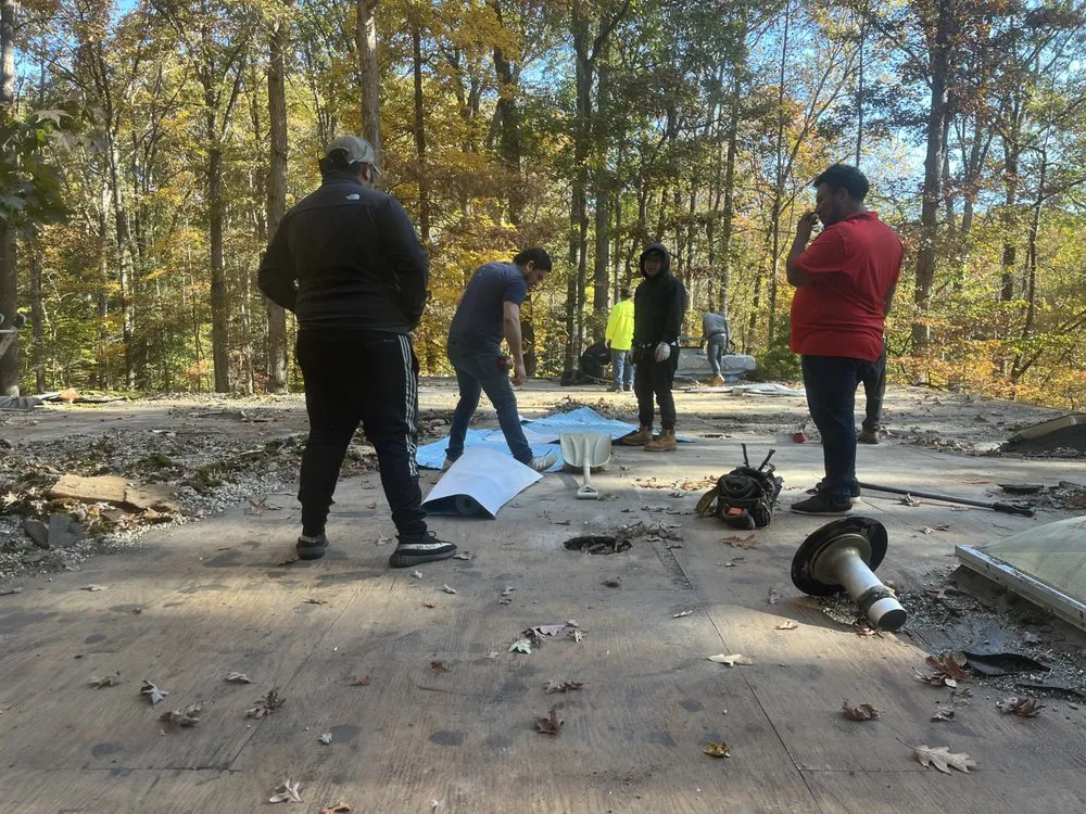 Slide of Argueta's Roofing Specialist