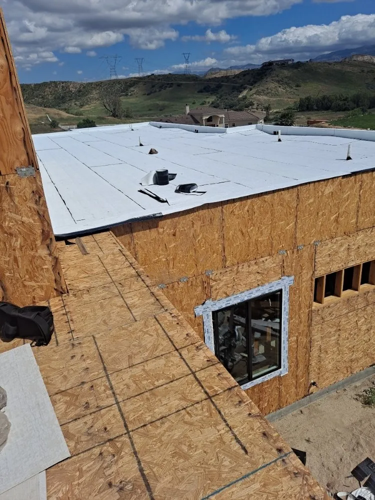 Slide of Arias Roofing Corp