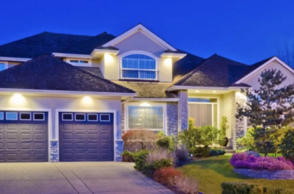 Slide of Ark's Roofing