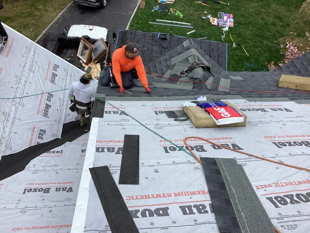 Slide of Arlo Roofing