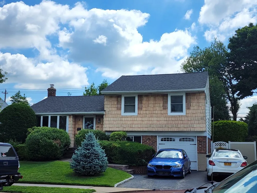 Slide of Arlo Roofing