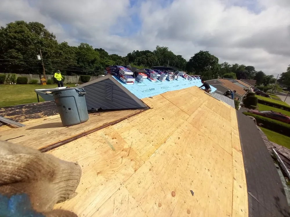 Slide of Arlo Roofing