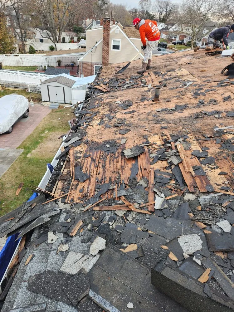 Slide of Arlo Roofing