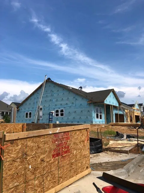 Slide of Armando Sanchez Roofing