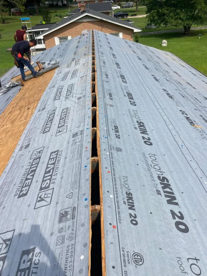 Slide of Armando Sanchez Roofing