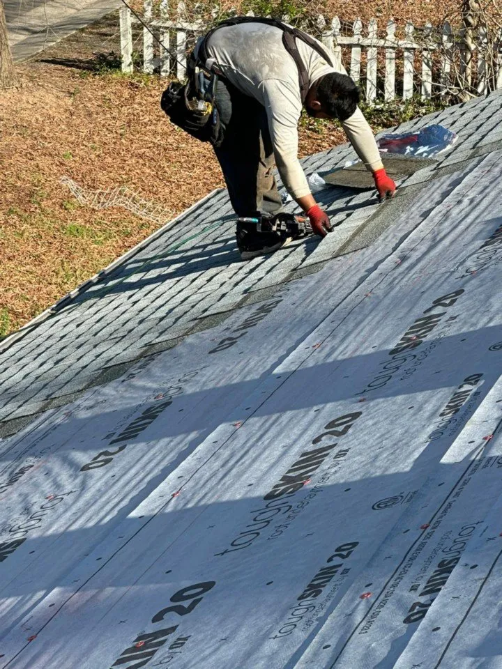 Slide of Armando Sanchez Roofing