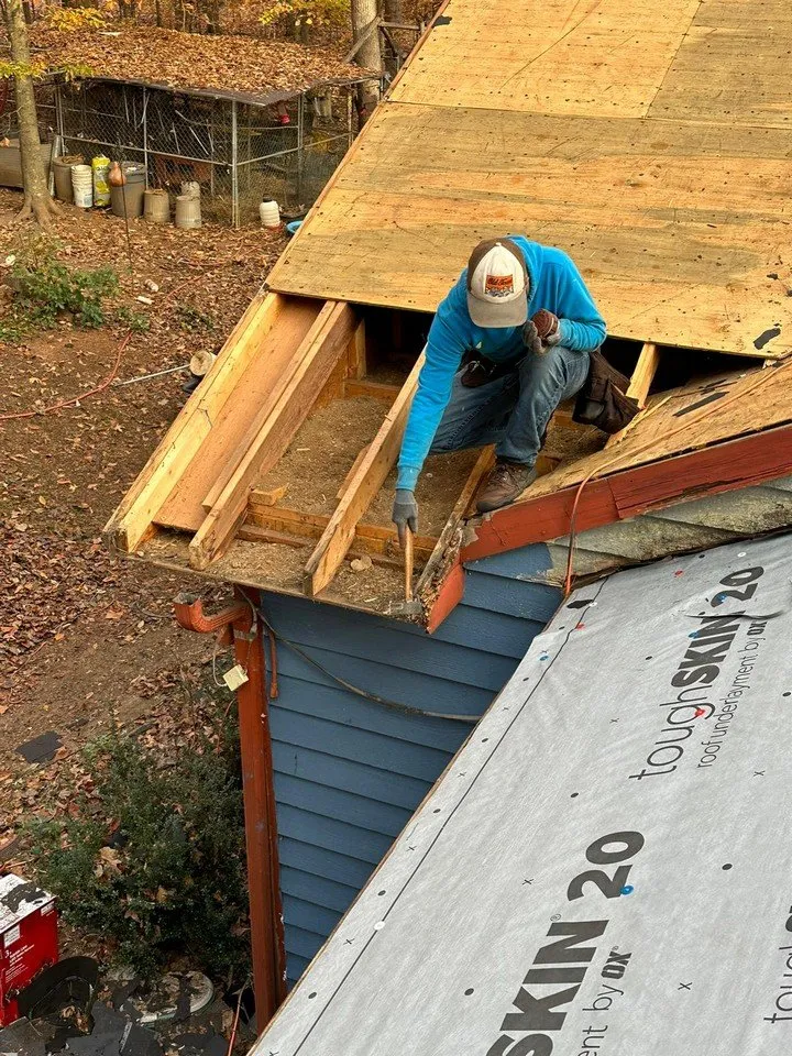 Slide of Armando Sanchez Roofing