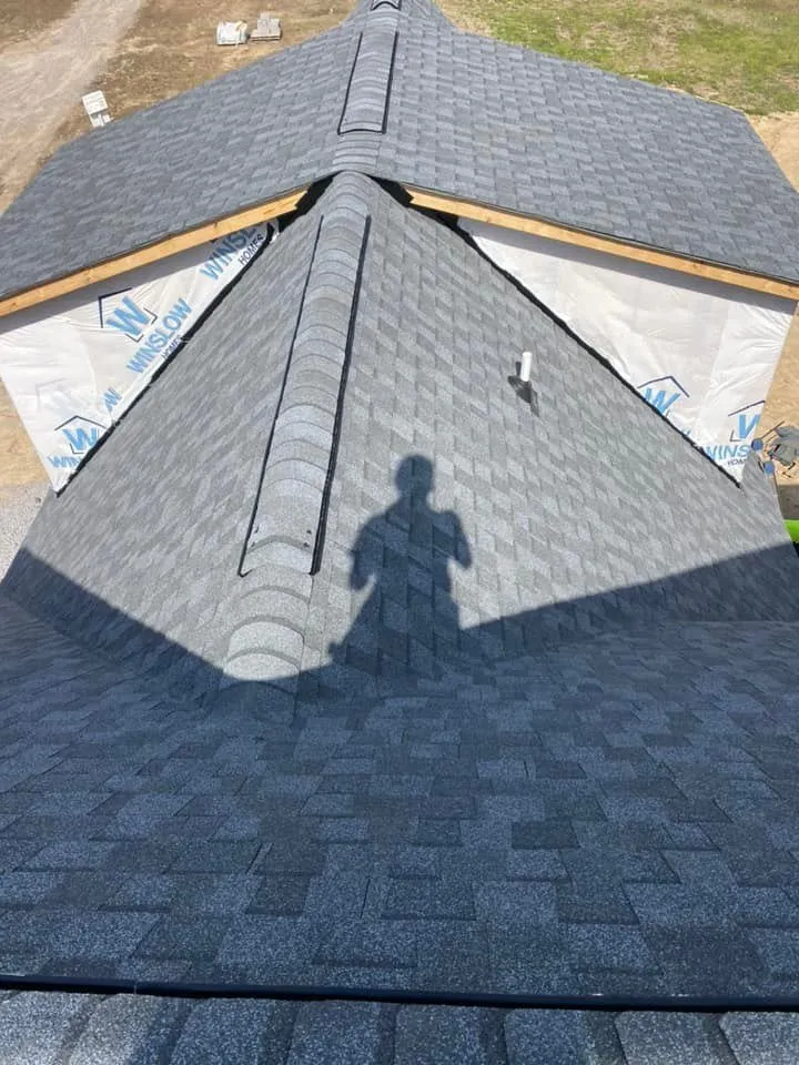 Slide of Armando Sanchez Roofing