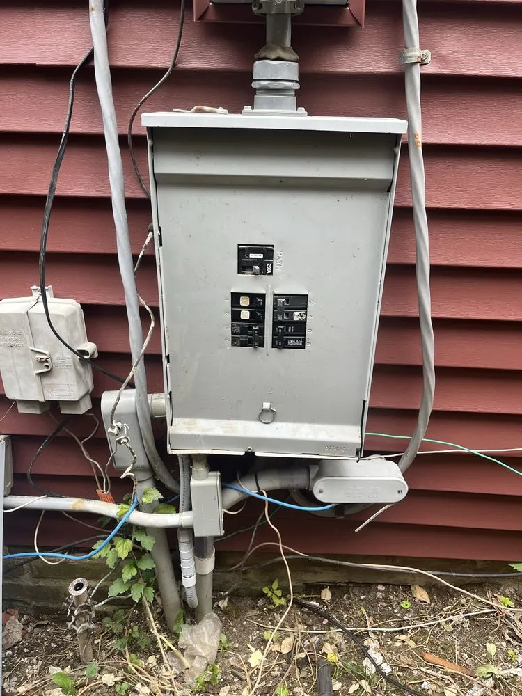 Slide of Arnett Home Solutions