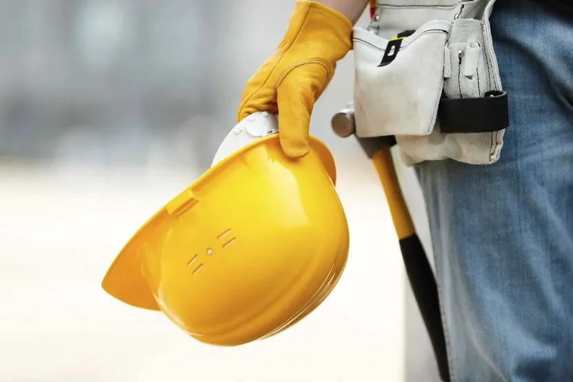 Slide of Arnold Worldwide Construction