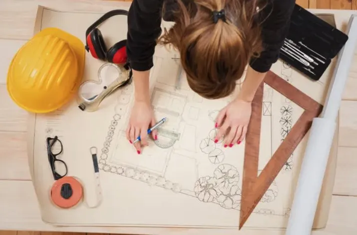 Slide of Arnold Worldwide Construction