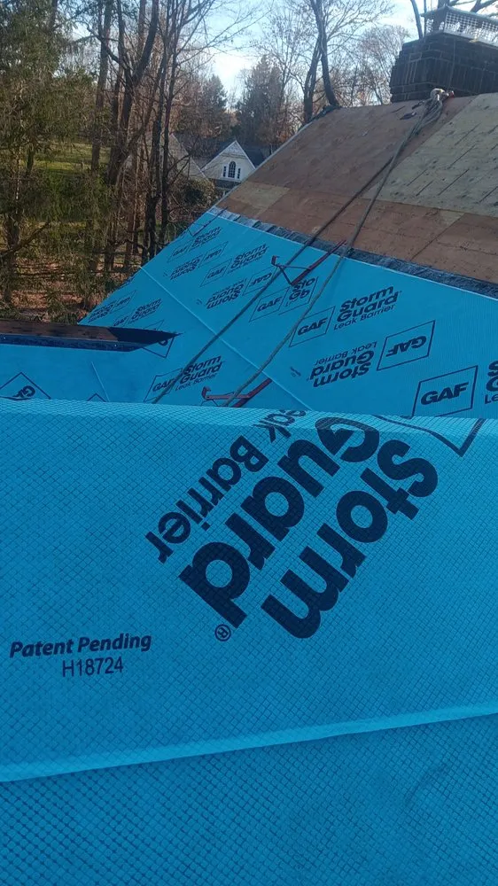 Slide of Arnoldo Roofing