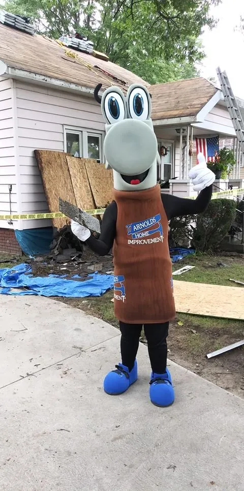 Slide of Arnolds Home Improvement