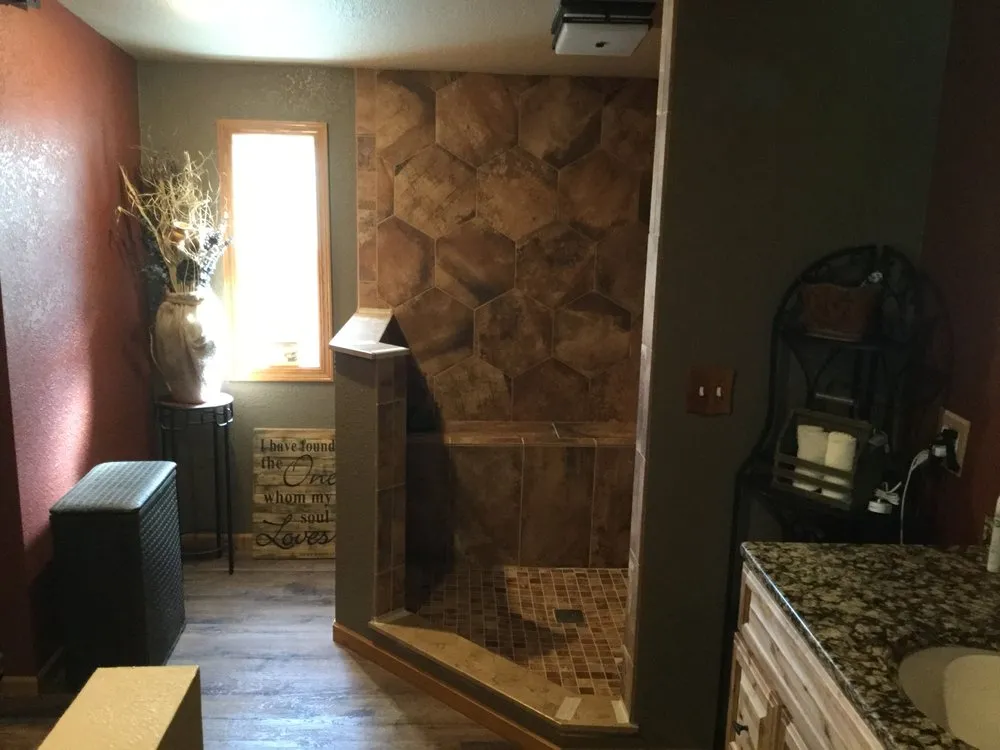 Slide of Arnolds Home Improvement