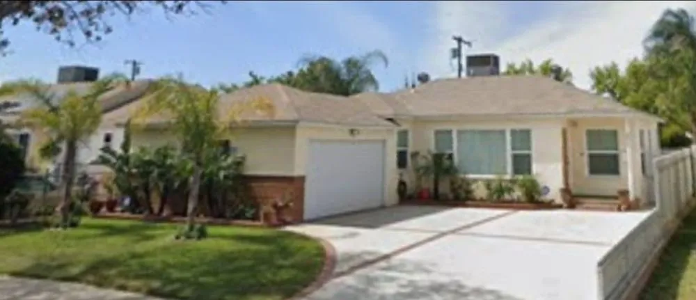 Slide of Arnol's Roofing