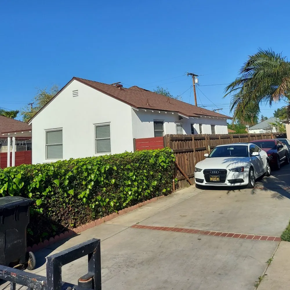 Slide of Arnol's Roofing