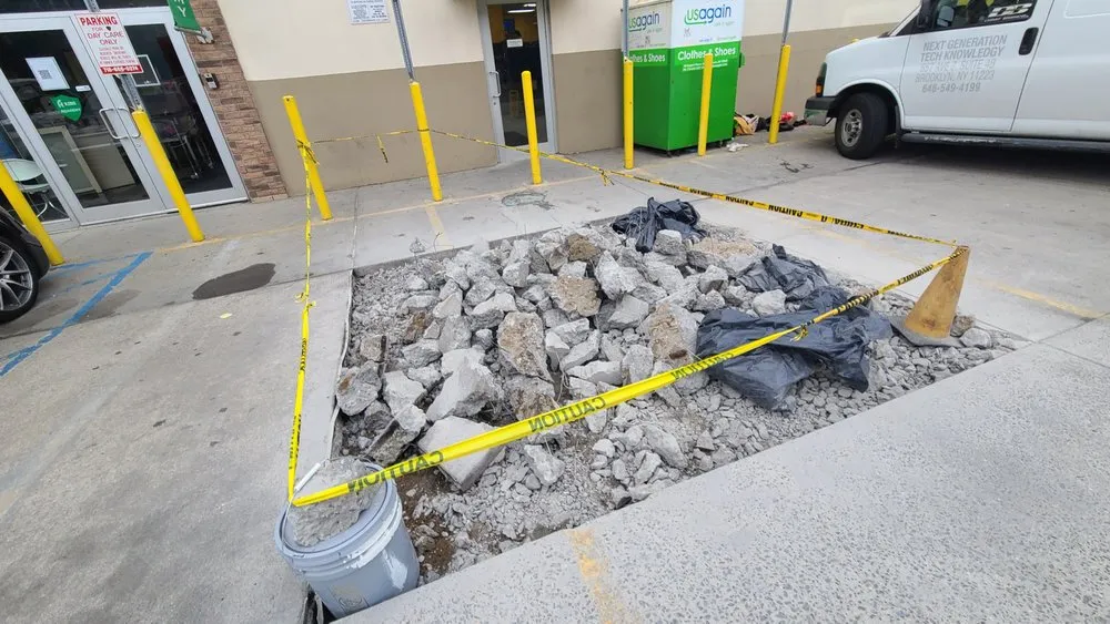 Slide of Aron Perez Construction