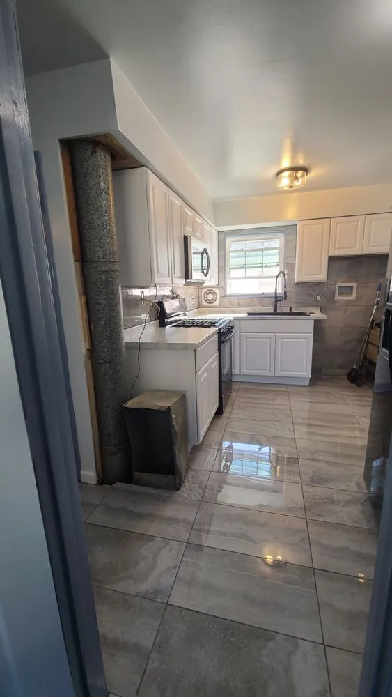 Slide of Aron Perez Construction