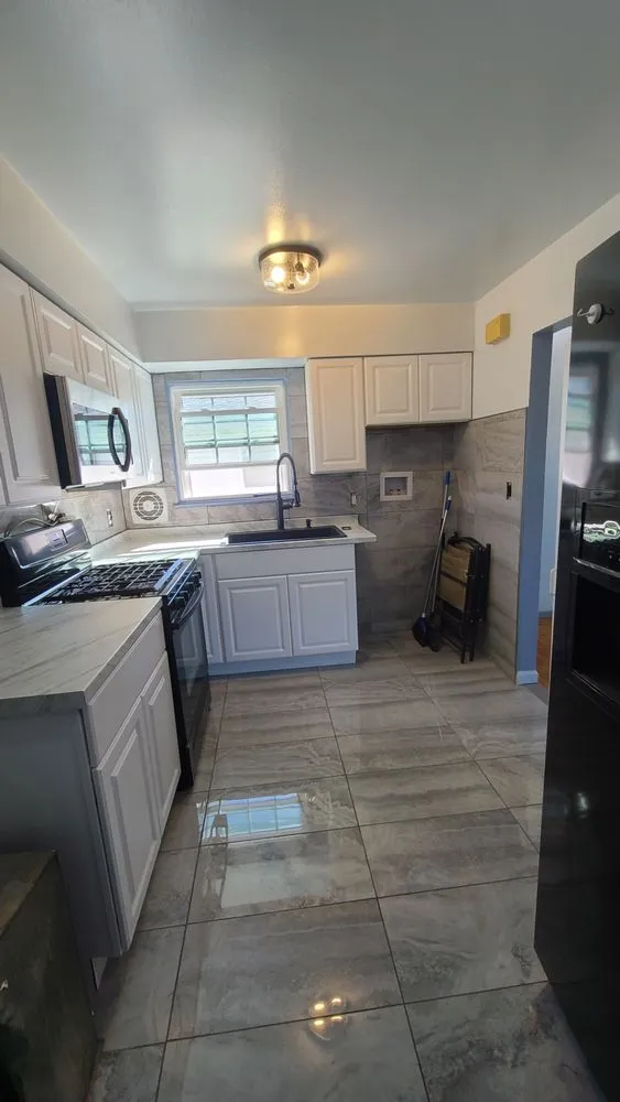 Slide of Aron Perez Construction