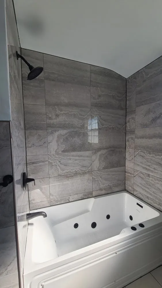 Slide of Aron Perez Construction