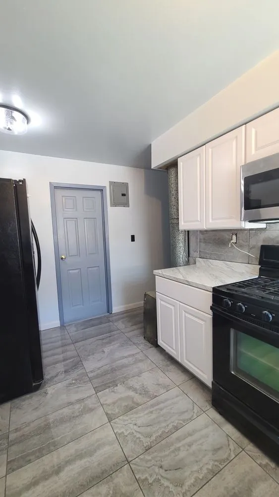 Slide of Aron Perez Construction