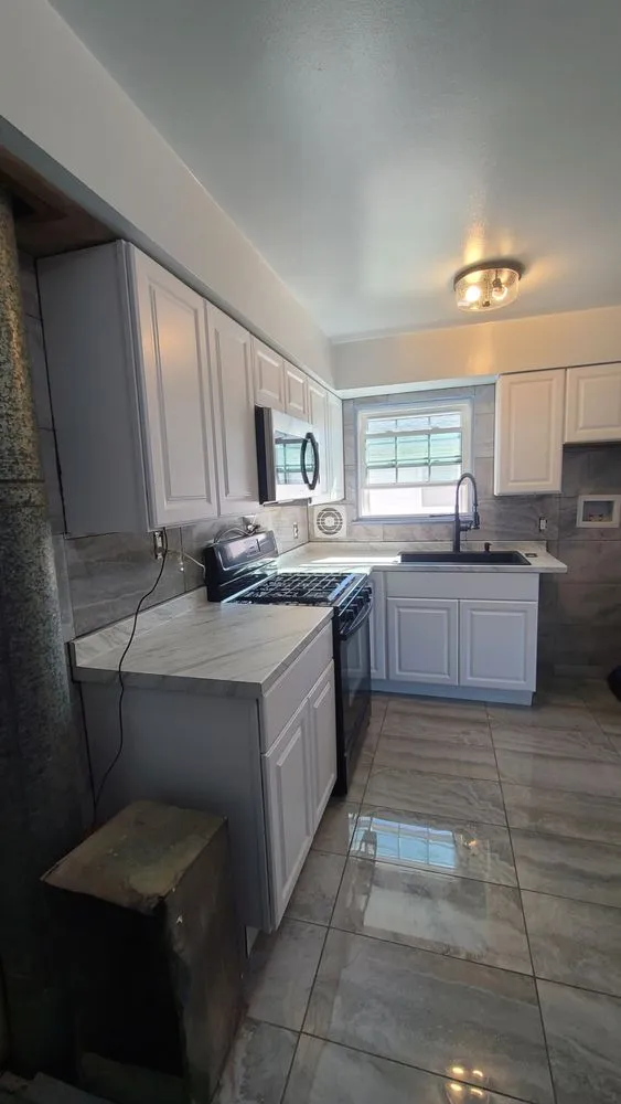 Slide of Aron Perez Construction