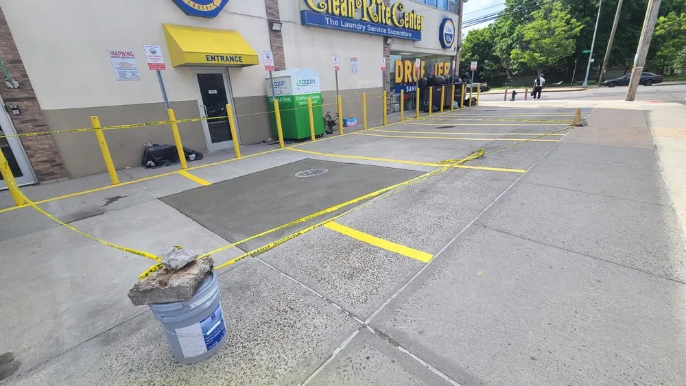 Slide of Aron Perez Construction