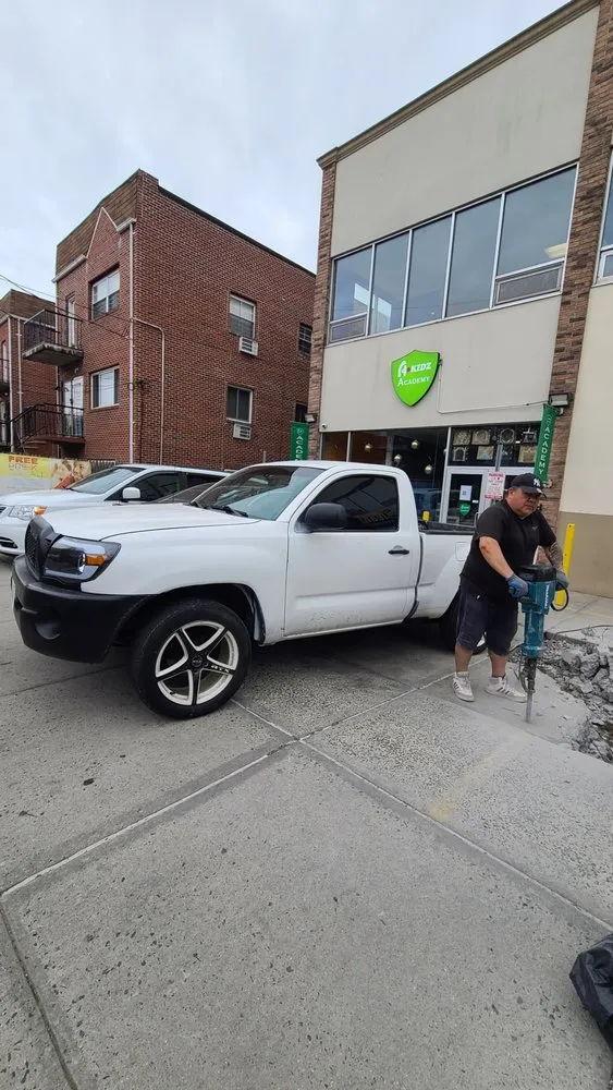 Slide of Aron Perez Construction