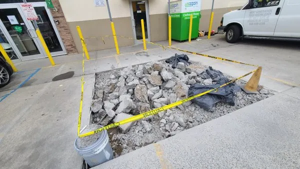 Aron Perez Construction Logo