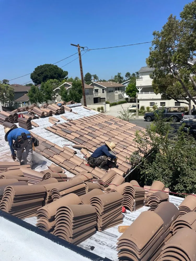 Licensed roof replacement for residential properties in Winnetka, CA by Arrow Roofing