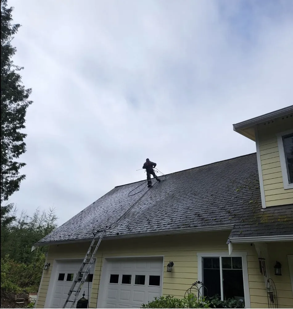 Slide of Arrowhead Roof Cleaning