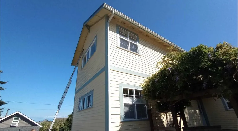 Slide of Arrowhead Roof Cleaning