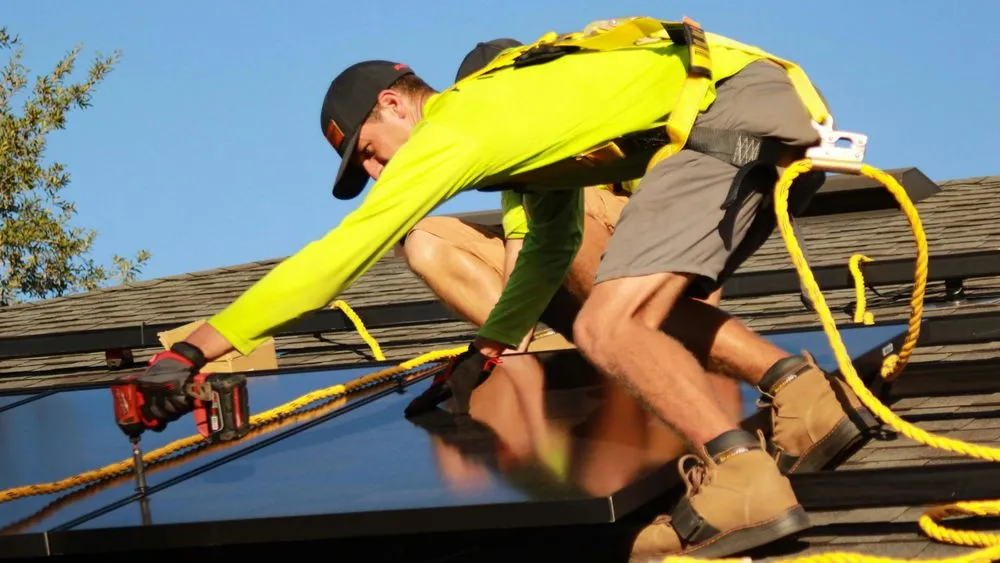 Reliable storm damage roof repair experts serving Sun Valley, CA - Arroyo Solar