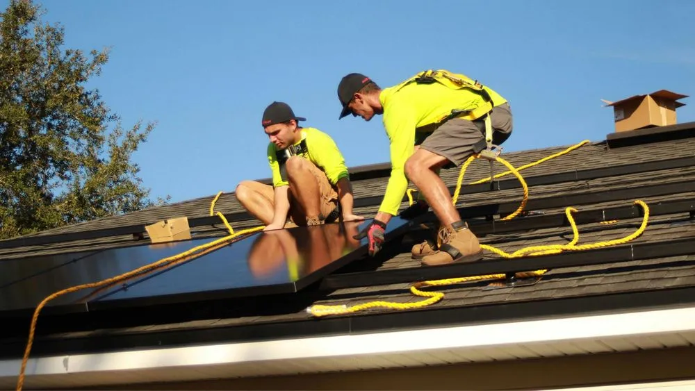 Professional roof installation in Sun Valley, CA by Arroyo Solar