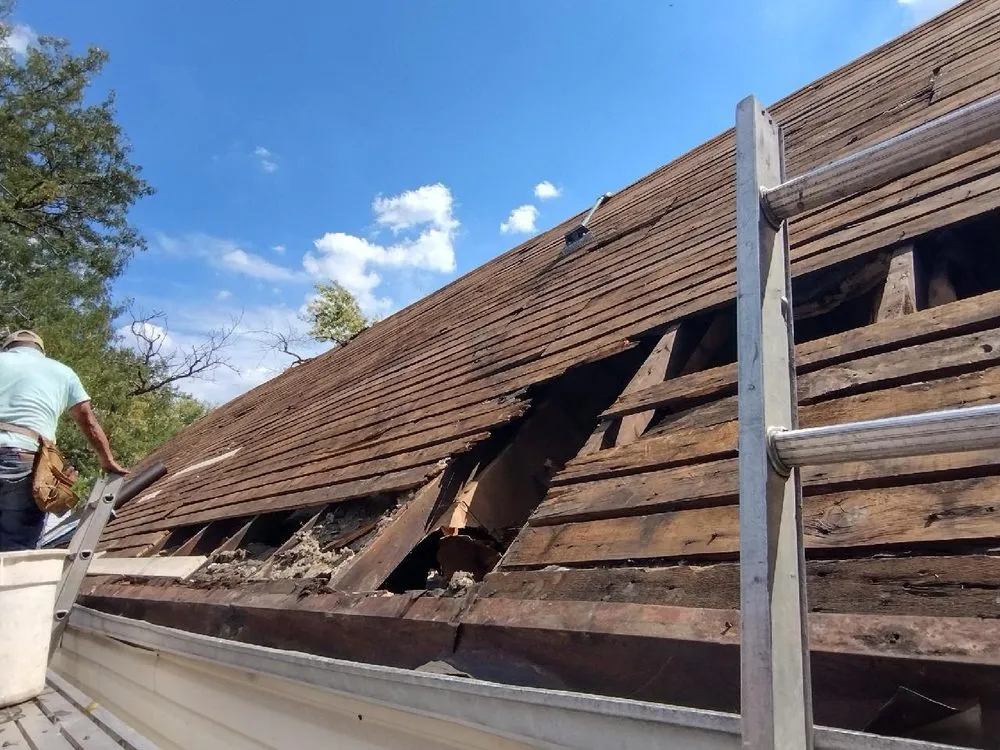 Slide of Arroyo's Roofing & Construction