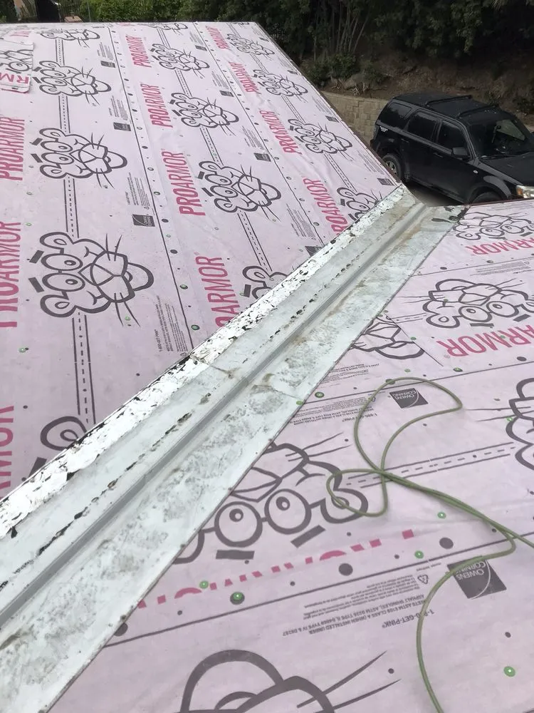 Local shingle roofing service in San Fernando Valley, CA - Artisana