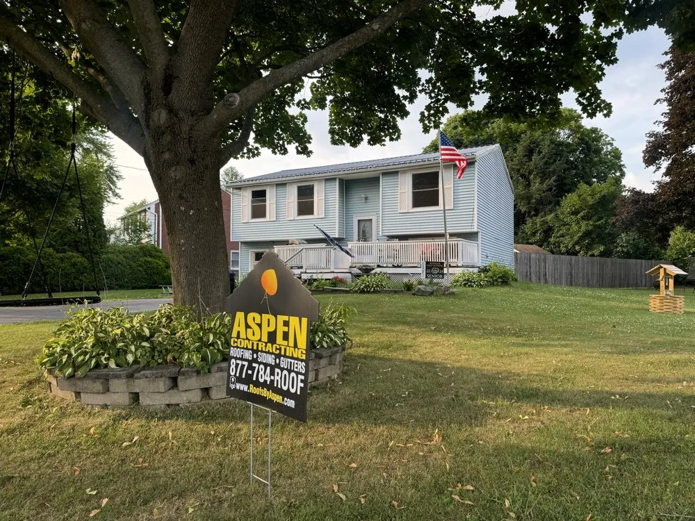 Trusted shingle roofing service experts serving Lee's Summit, MO - Aspen Contracting