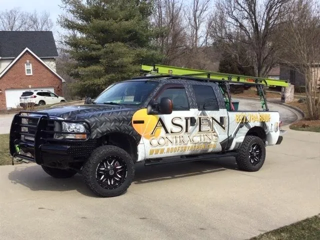 Licensed roof replacement experts serving Lee's Summit, MO - Aspen Contracting