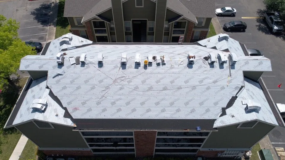 Licensed roof installation experts serving St. Peters, MO - Aspen Contracting