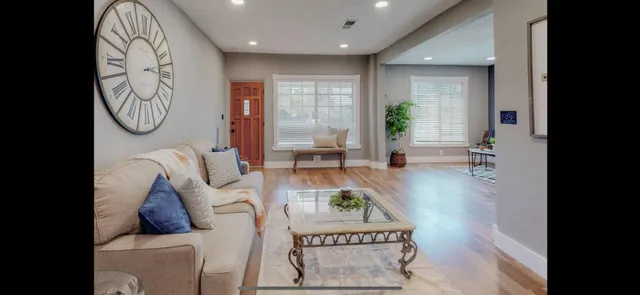 Slide of Atlantis Construction