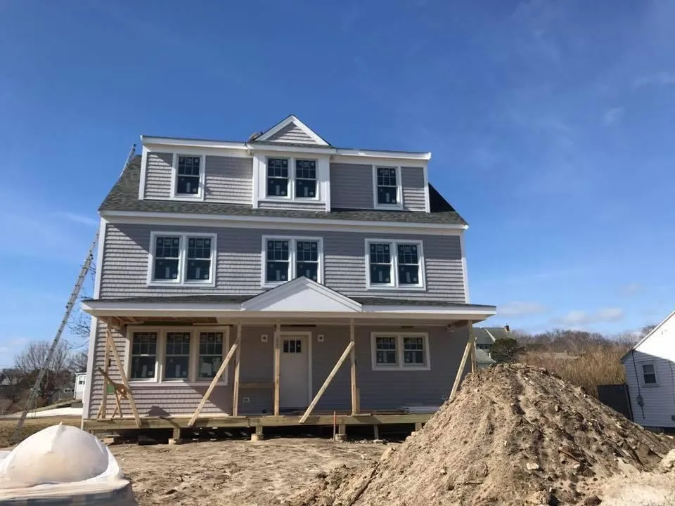 Slide of Atlas Roofing & Construction