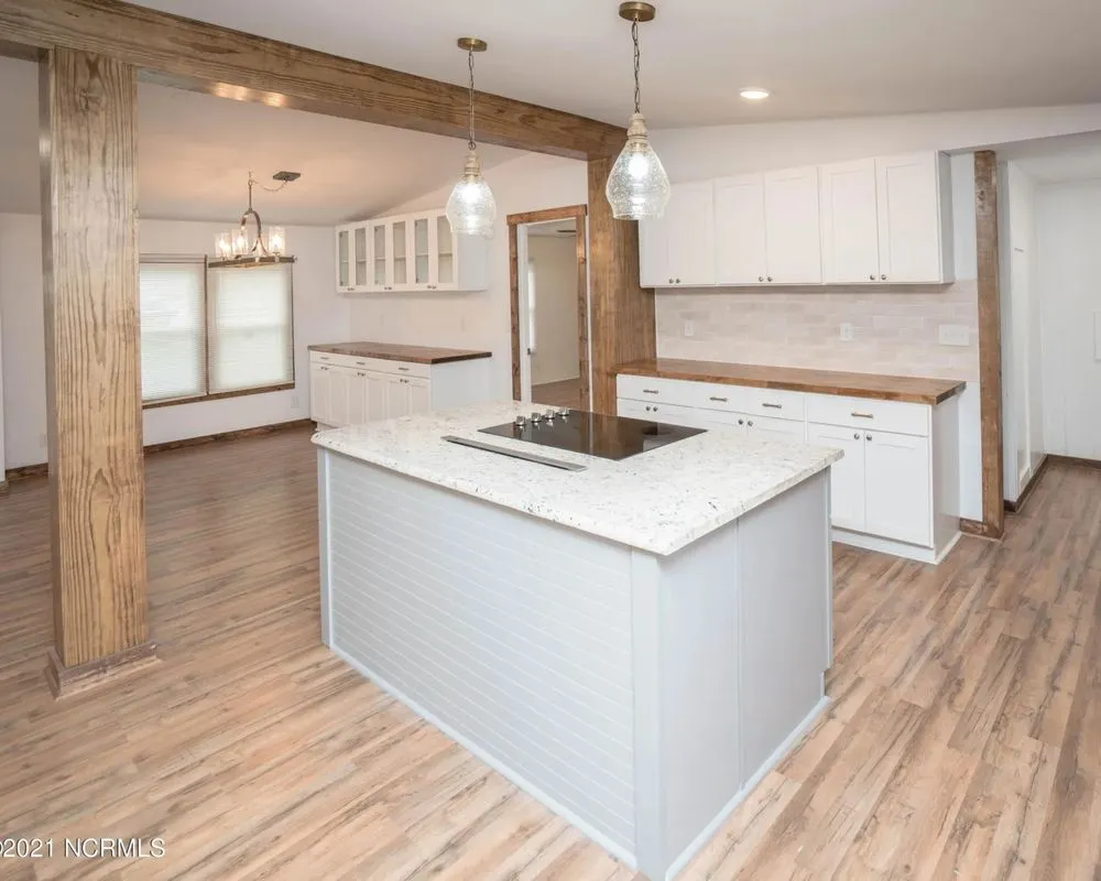 Slide of Aubrey Faatz Home Crafters