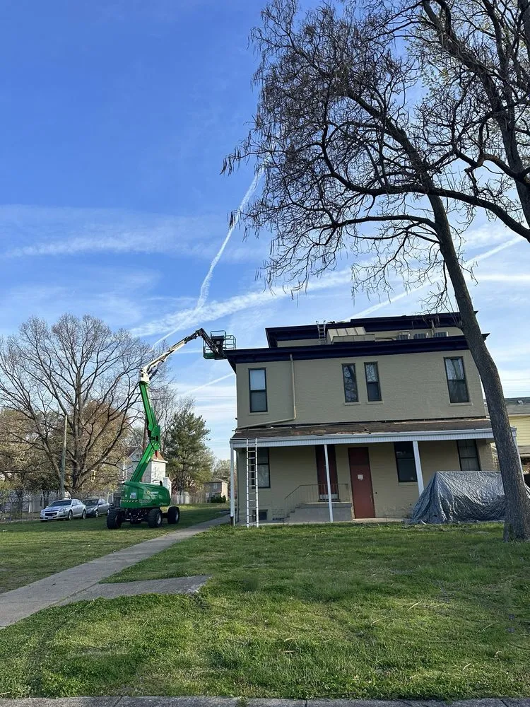 Slide of Augustus Roofing and Gutters