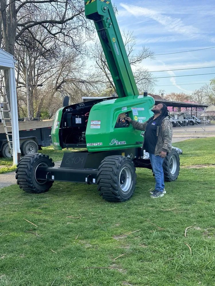 Slide of Augustus Roofing and Gutters