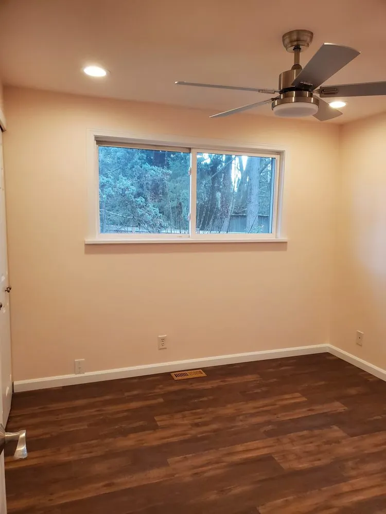 Slide of Aura Construction