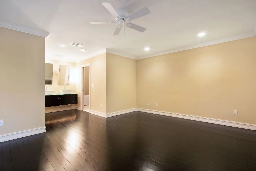 Slide of Aura Construction