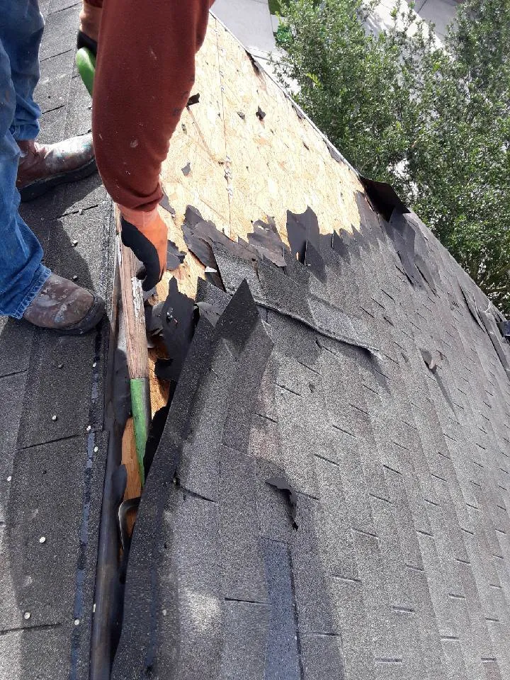 Slide of Aura Roofing Services