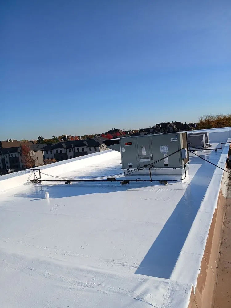 Expert flat roof repair in Bloomfield Twp, MI - AUSICO