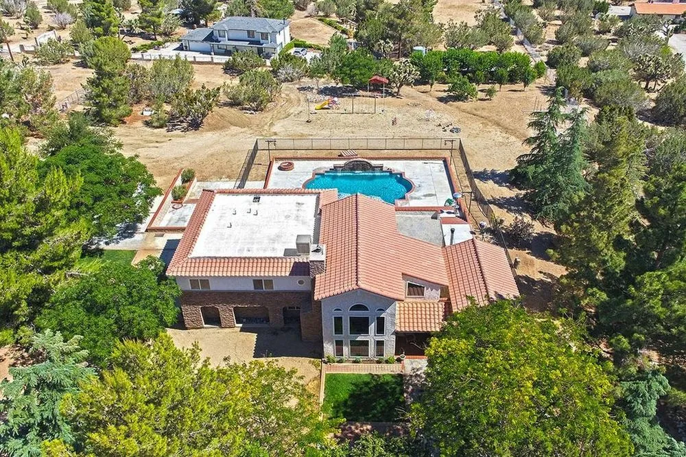 Slide of AV Roofing & Construction